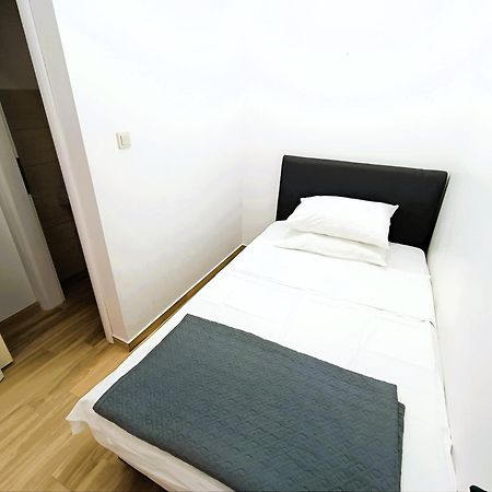 Apartments In Turanj, 20M From The Beach Sukošan Eksteriør billede